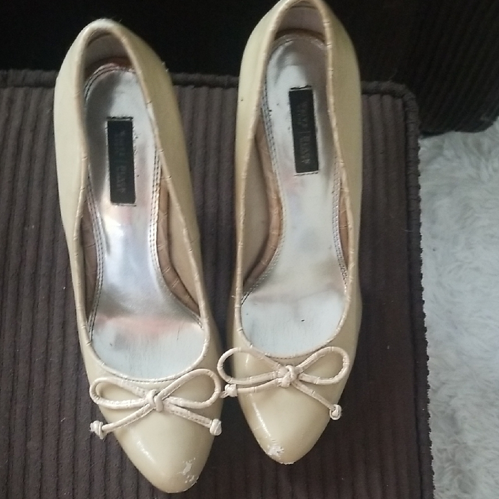 Elegant Cream Bow Heels